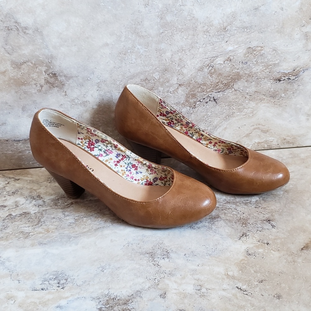 Zigi Soho • Cognac Kitten Heel Dress Shoe - Picture 1 of 8